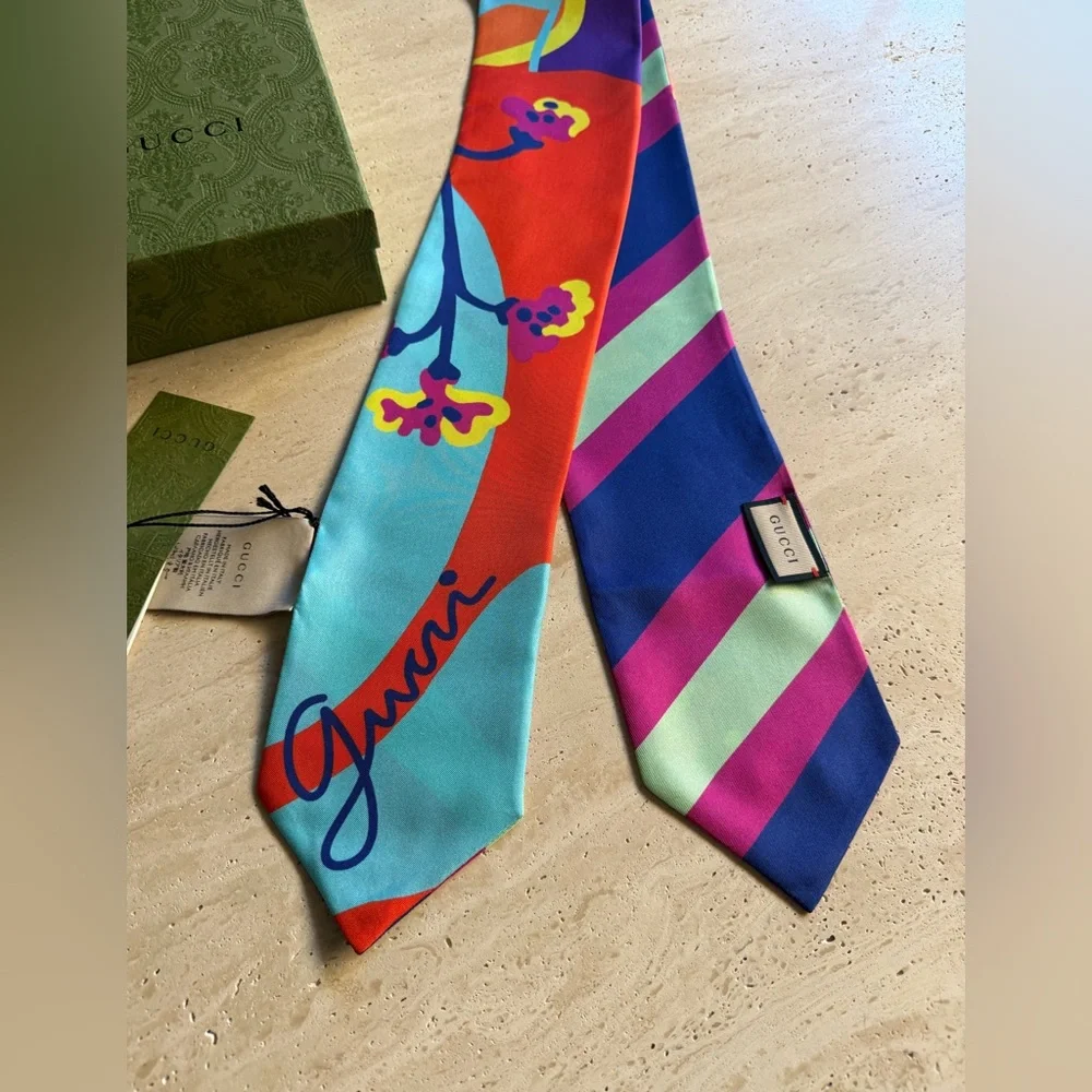 NWT Gucci Colorful Silk Scarf/Neckerchief with Floral and Stripe Design💝💖